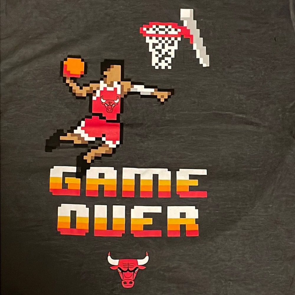 Chicago Bulls 🏀 Game Over pixilated graphic print          T-shirt 🏀